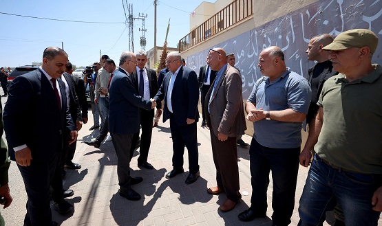 בסיור חירום בסלפית: ראש הממשלה מוחמד מוסטפא הודיע על תקציב לשיקום בורוקין וכפר א-דיק אחרי מתקפות מתנחלים