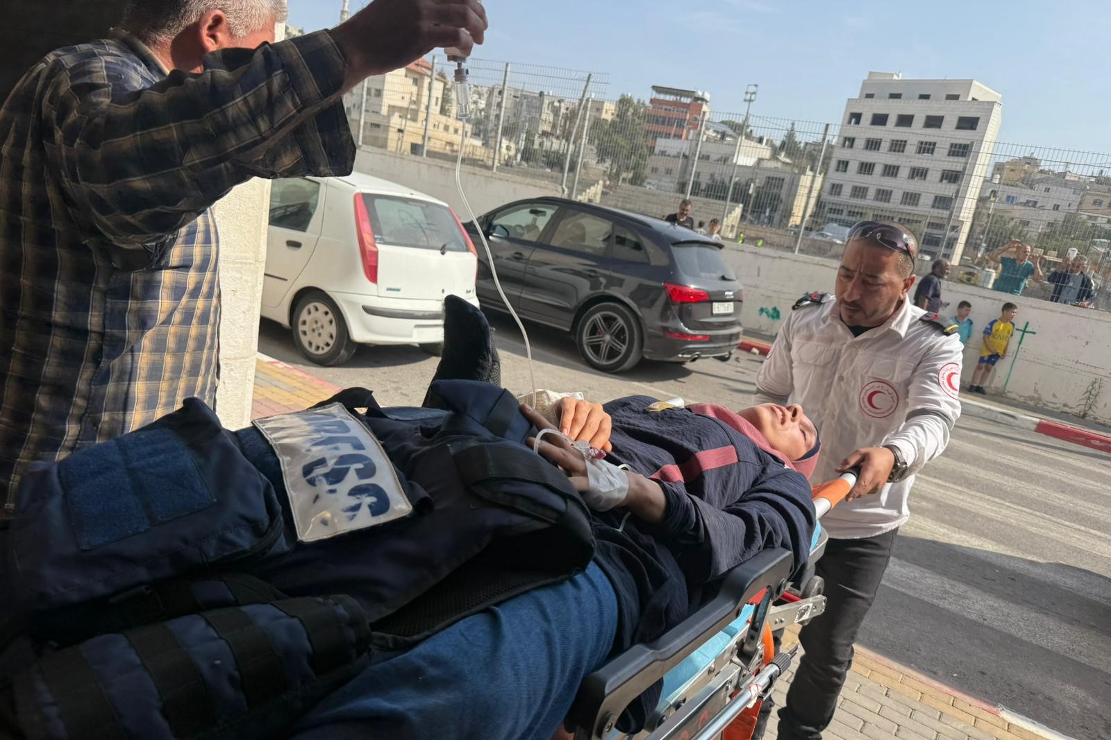 פצועים מקרב חובשים ועיתונאים במתקפה של מתנחלים בביתא