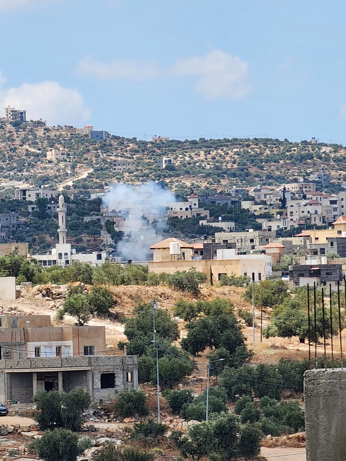 כוחות הכיבוש כיתרו בית בכפר כפר דאן