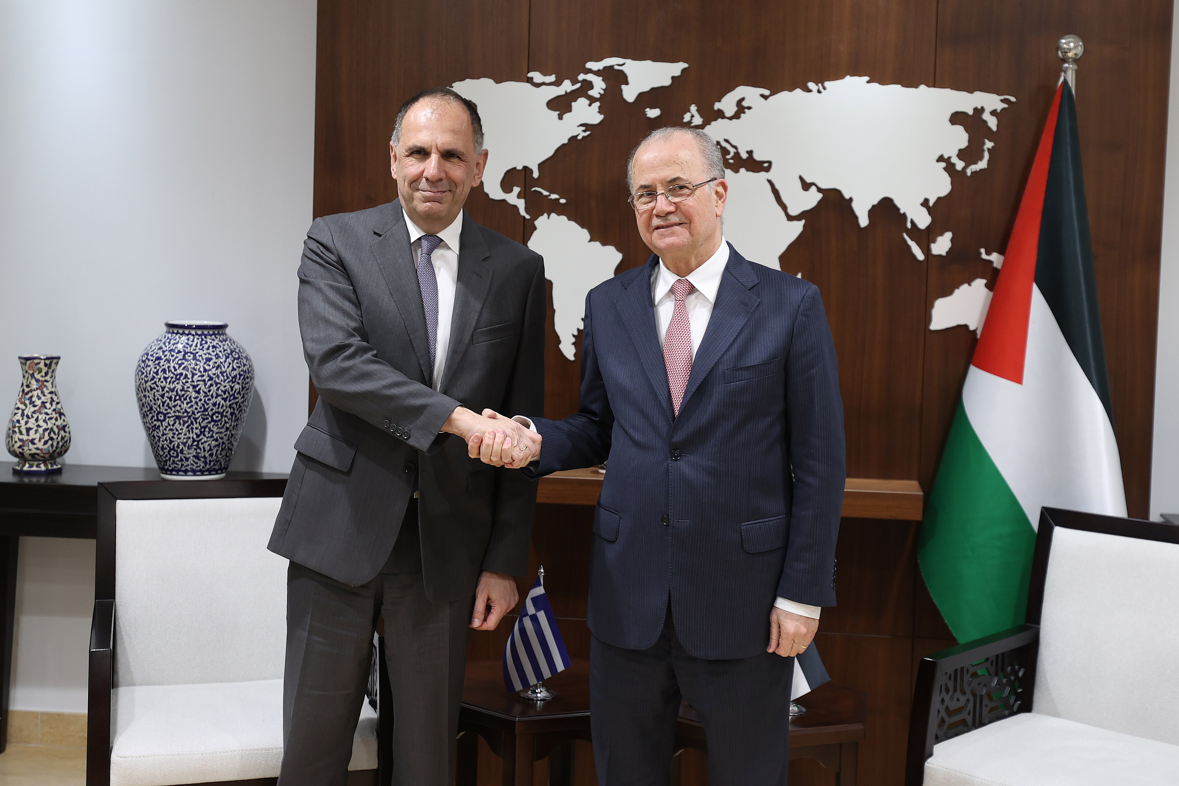 ראש הממשלה הפלסטיני למקבילו היווני: "הגיע הזמן ללחץ בינלאומי למימוש ההחלטות בעניין פלסטין"