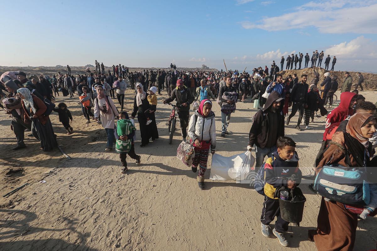 מאות אלפים ממשיכים לשוב לבתיהם ביום השלישי להפסקת המתקפה ברצועת עזה