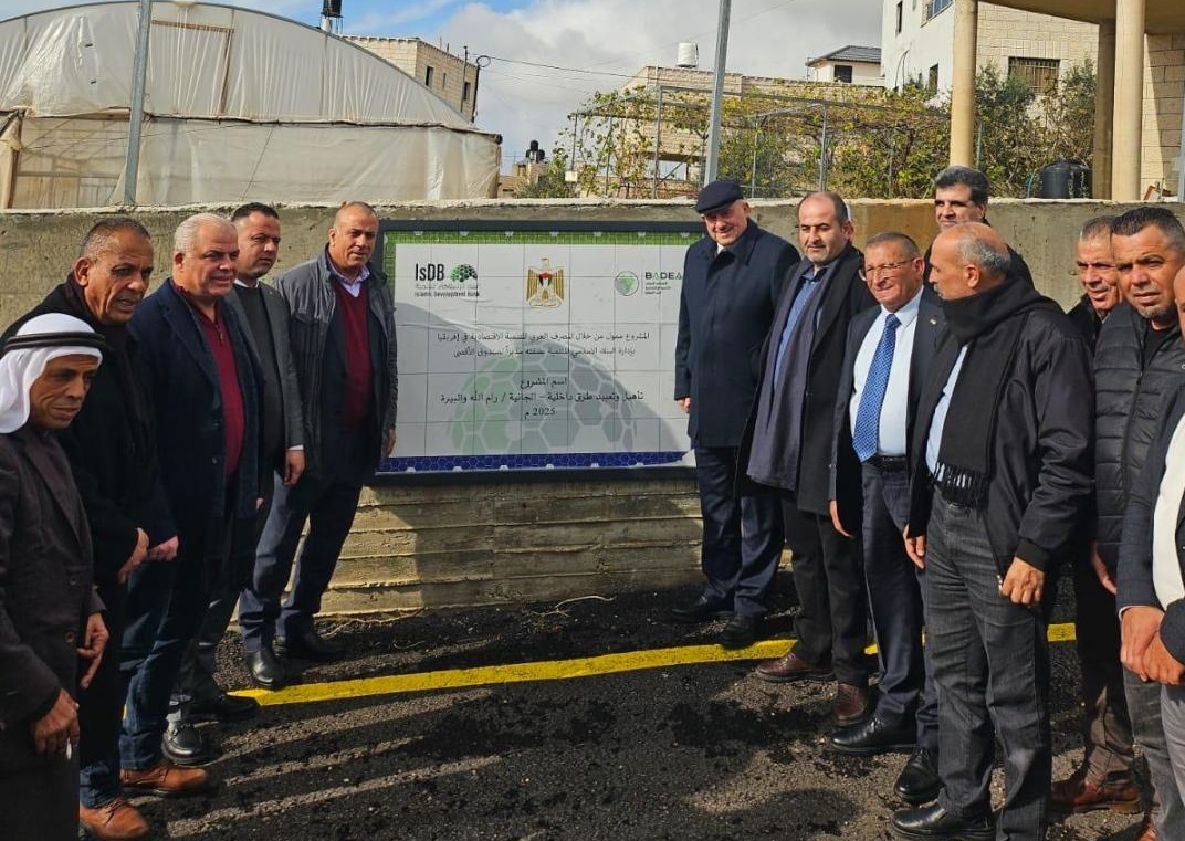 שר השלטון המקומי ח׳ג׳אווי סייר ברשויות מקומיות והשיק פרויקטי פיתוח ממערב לרמאללה