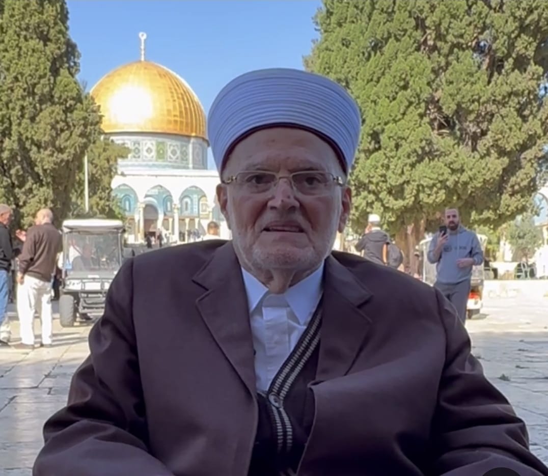 משטרת הכיבוש פשטה על ביתו של השייח עכרמה סברי בירושלים ועצרה אותו