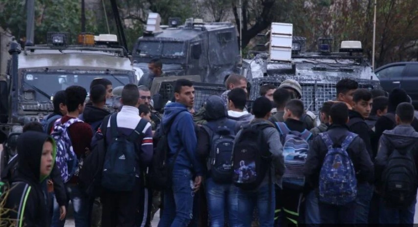 כוחות הכיבוש עיכבו מורים ותלמידים בדרכם לבית הספר בסוסיא, מדרום לחברון