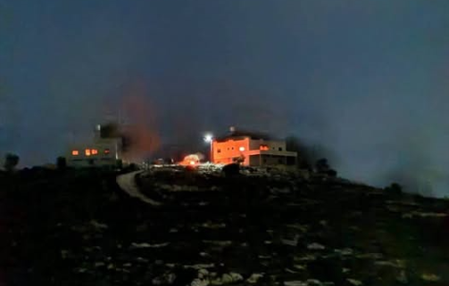 מתנחלים הציתו שני בתים וכלי רכב בג׳אלוד ותקפו קשישה בכפר סמוך