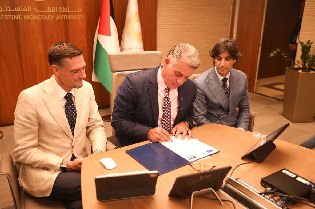 בנק פלסטין חתם על הסכם הלוואה עם הבנק האירופי להשקעות: 400 מיליון אירו לטובת המגזר הפרטי