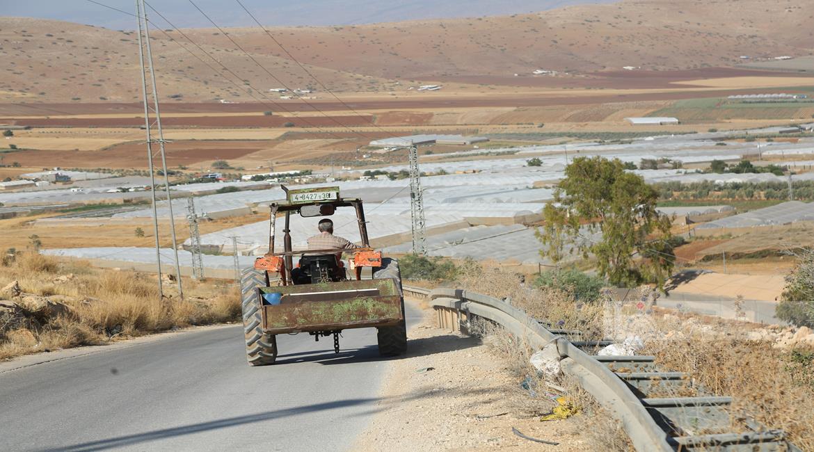 "החוט הארגמני": המיזם שמייבש את אדמות טובאס ומהדק את האחיזה בבקעת הירדן