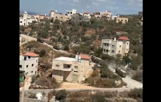 מעצר צעיר בכבאטיה וירי חי לעבר עיתונאים במהלך פשיטת כוחות הכיבוש