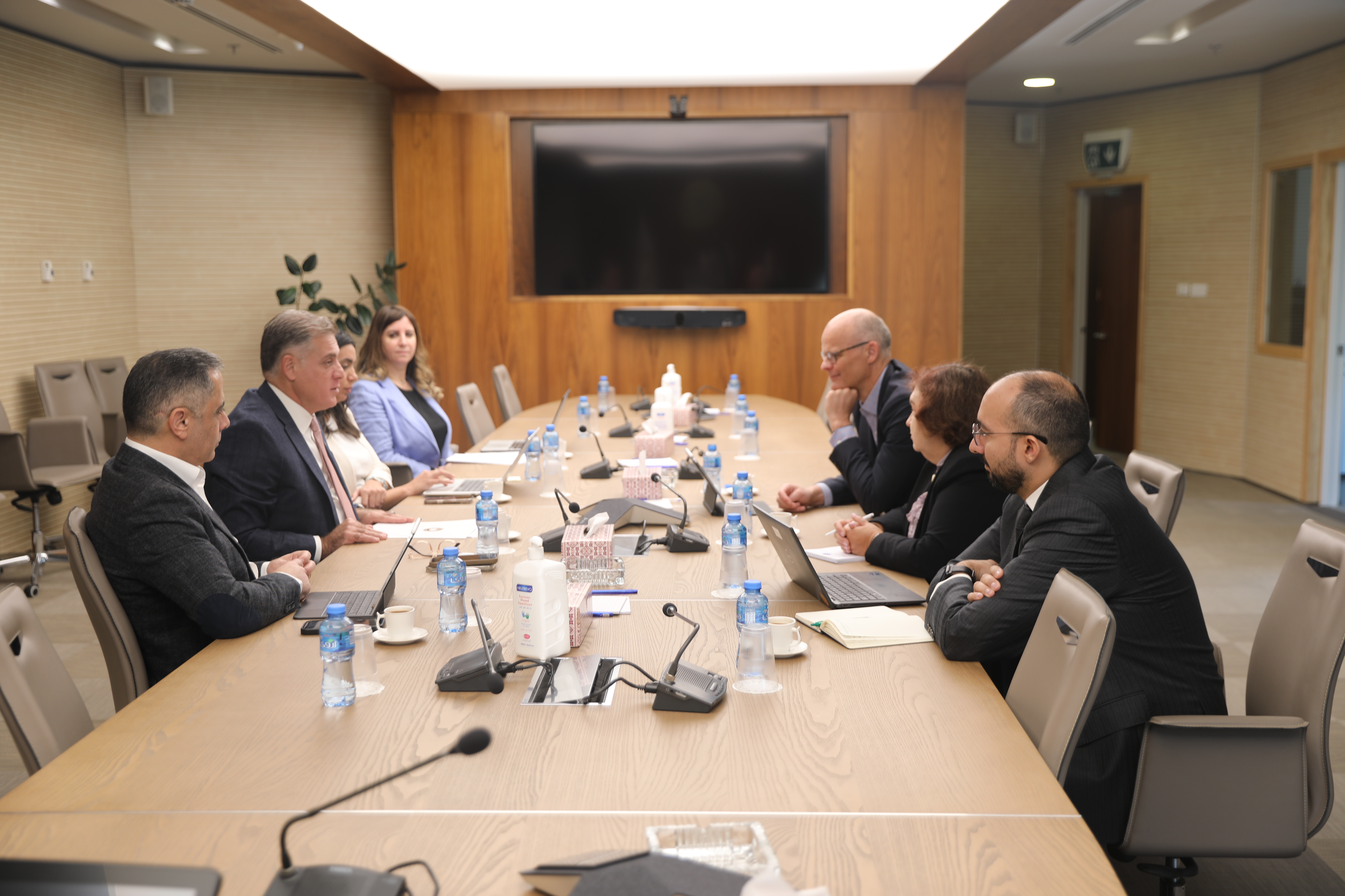 נגיד רשות המטבע הפלסטינית והבנק העולמי דנו בחיזוק שיתוף הפעולה בתחום היציבות הפיננסית