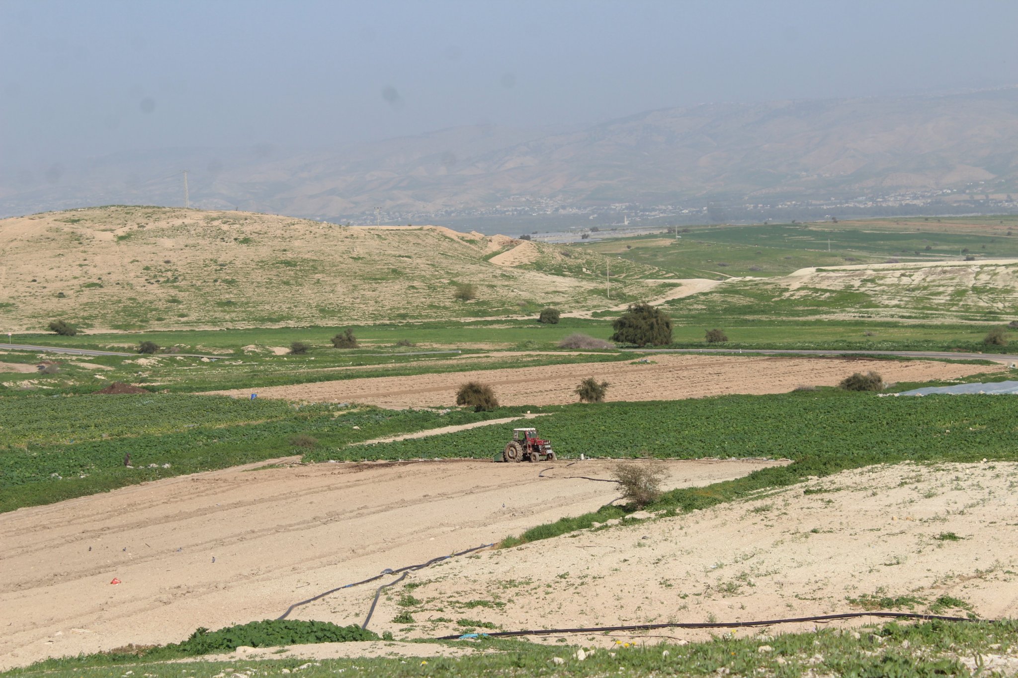 מתנחלים השחיתו מערכת השקיה בבקעה