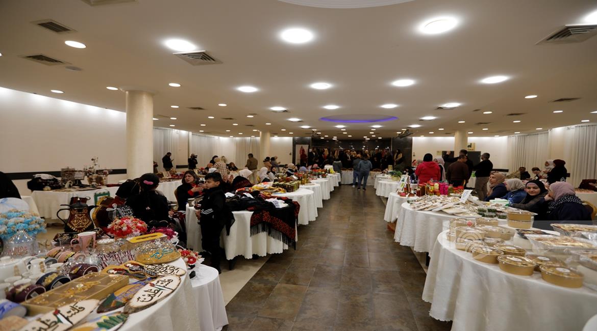 רמאללה: נפתח יריד רמדאן “ח’יראת ואיידין” לתמיכה במוצר הלאומי