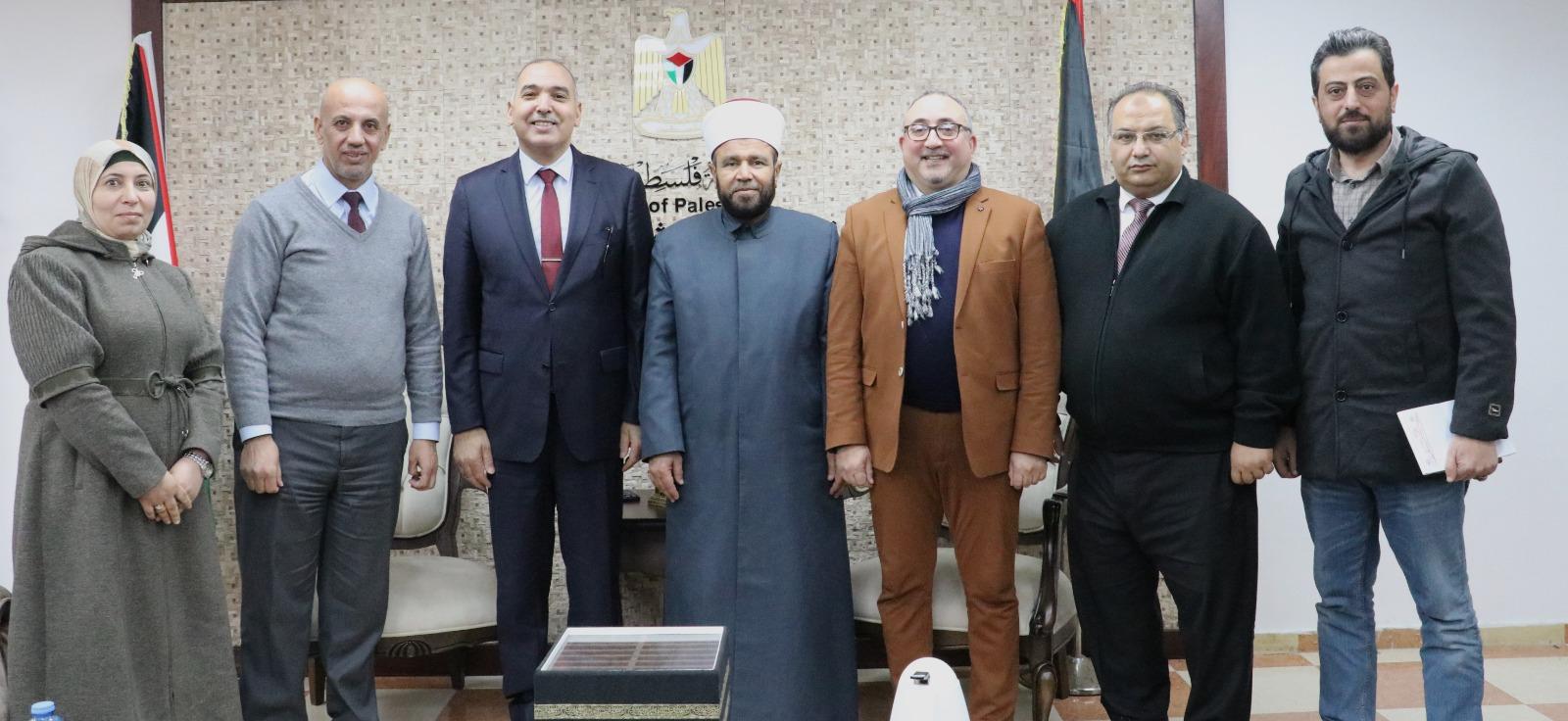 חיזוק הקשרים הדתיים: שר הדתות הפלסטיני נפגש עם שגריר מרוקו