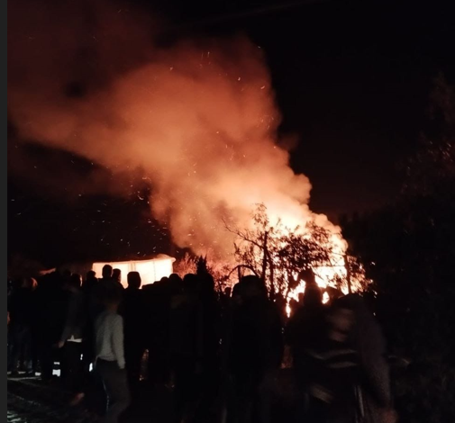 האוהל בער, והילדים נלכדו בפנים: אדם בן השנתיים וחצי ואחותו שהד נהרגו במחנה עקורים בעזה