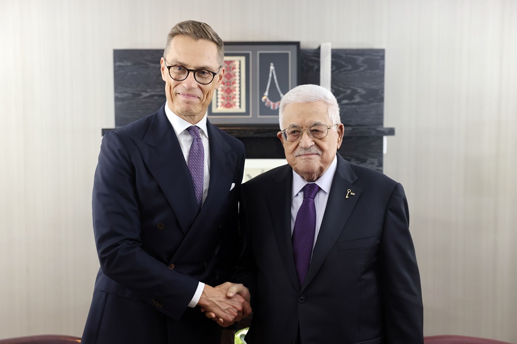עבאס לנשיא פינלנד: "הכרה בפלסטין תקדם את השלום באזור"
