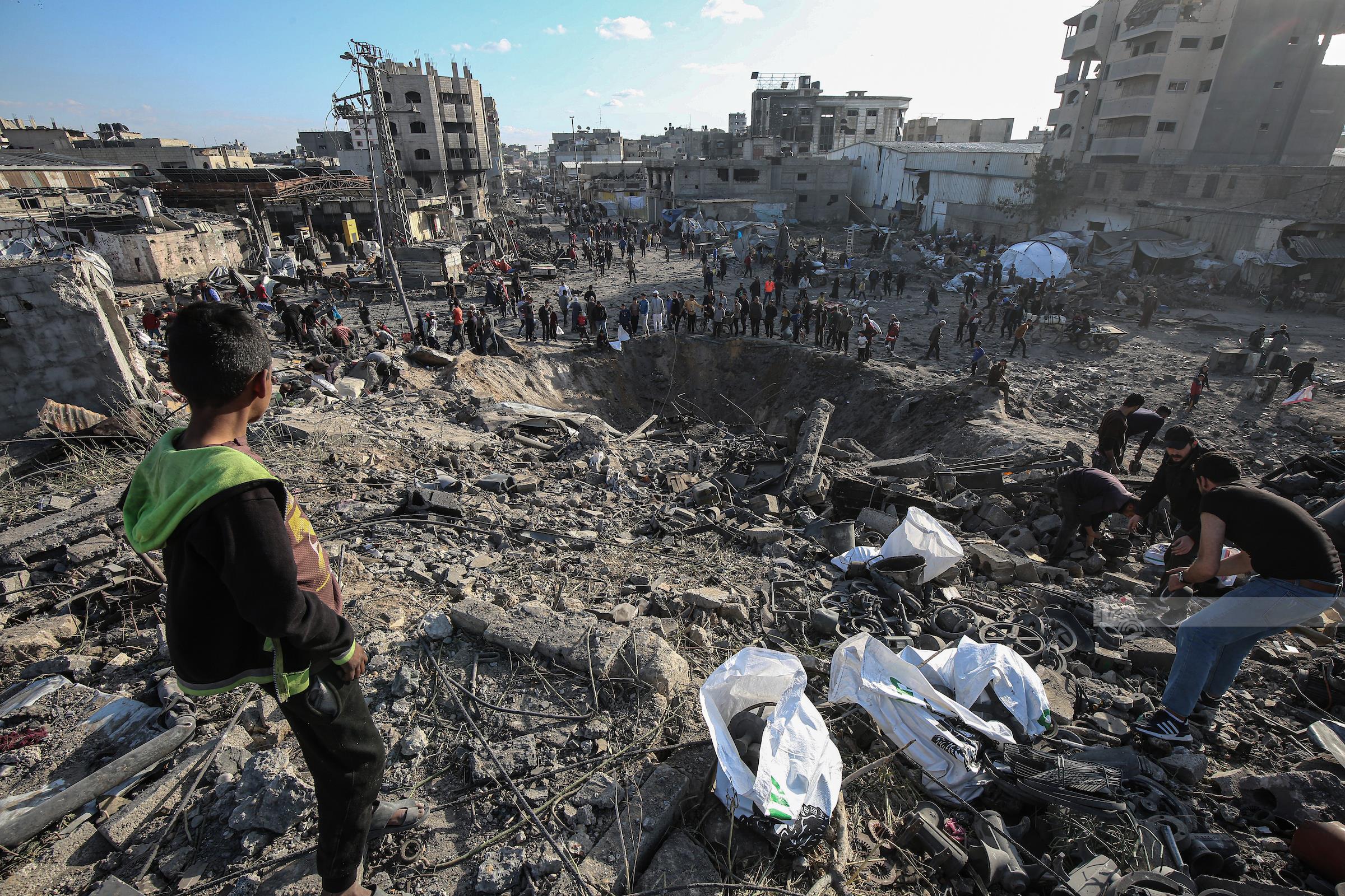 כוחות הכיבוש חידשו את התקיפות ברצועת עזה: הרוגים ופצועים בתקיפות אוויריות בעזה ובח'אן יונס