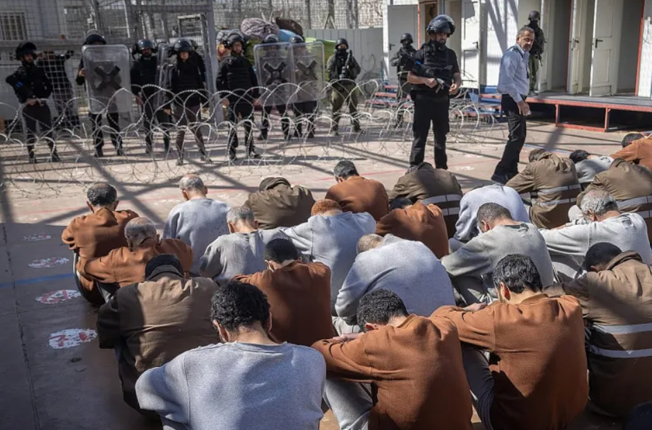 המדווח המיוחד על מצב זכויות האדם: נוהלי כליאה מאז אוקטובר 2023 עשויים להגיע לכדי רצח עם