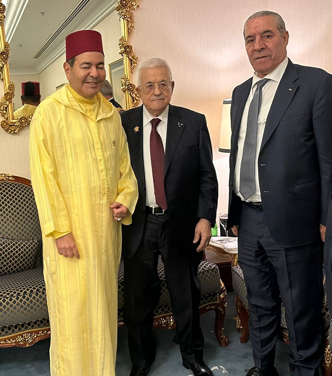 הנשיא עבאס נפגש עם נציג מלך מרוקו בדוחה