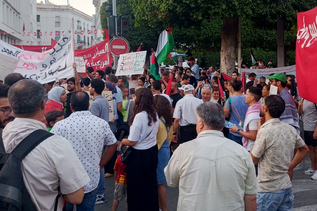 אלפי תוניסאים השתתפו בתהלוכה המונית בבירת תוניסיה