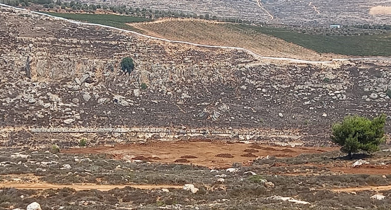 דחפורים של כוחות הכיבוש החלו היום בעבודות חישוף קרקעות בסנג'ל כהכנה להקמת גדר תיל
