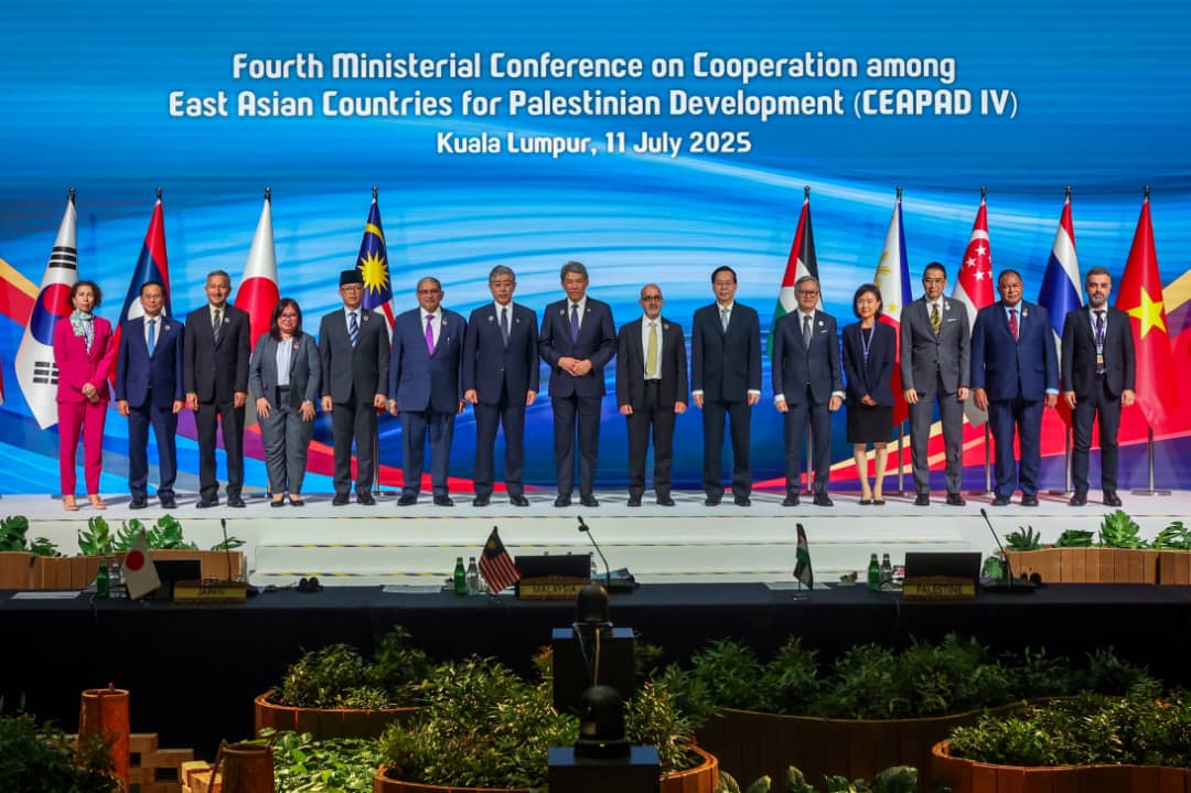 פסגה במלזיה: ראשות פלסטינית-מלזית-יפנית משותפת קראה להכרה במדינה פלסטינית ולסיוע מיידי בשיקום הרצועה