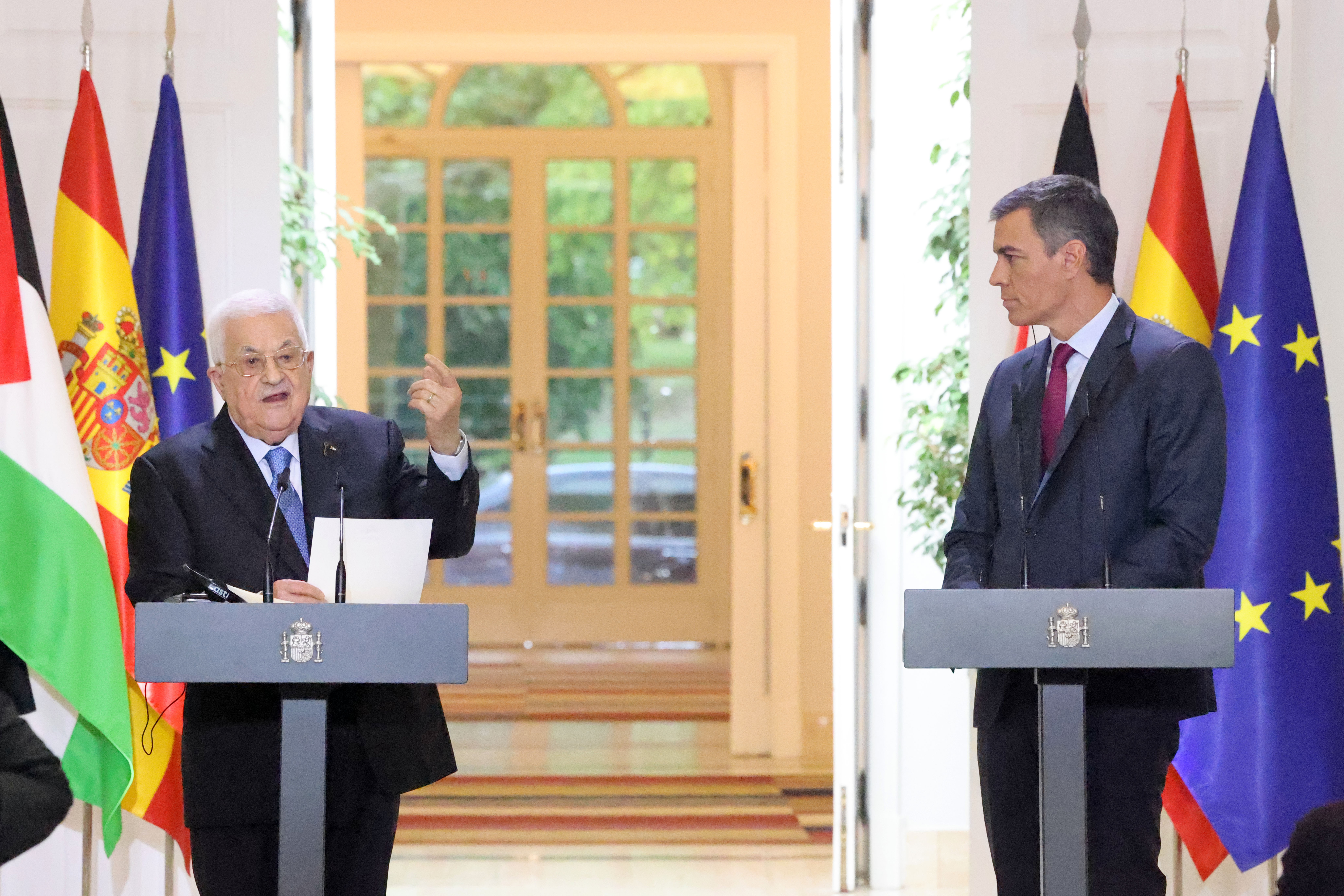 הנשיא עבאס: הכרת ספרד בפלסטין מחזקת את צדקת המאבק הפלסטיני