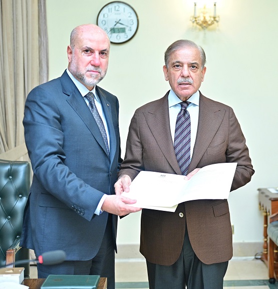 אל־הבאש נפגש עם ראש ממשלת פקיסטן ומסר לו איגרת מנשיא פלסטין מחמוד עבאס