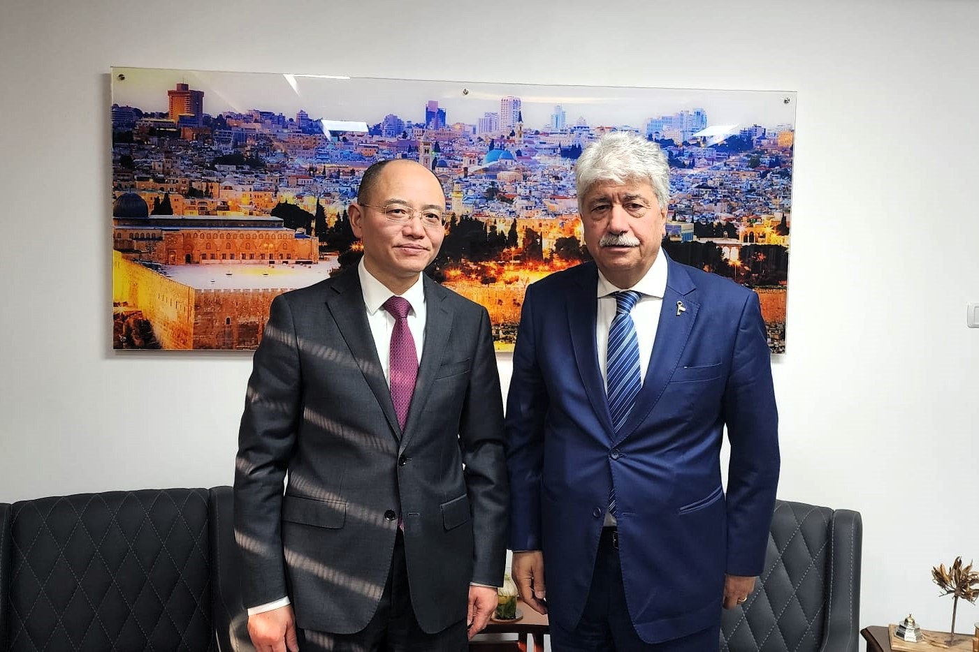 מגדלאני עדכן את השגריר הסיני בהתפתחויות המדיניות האחרונות