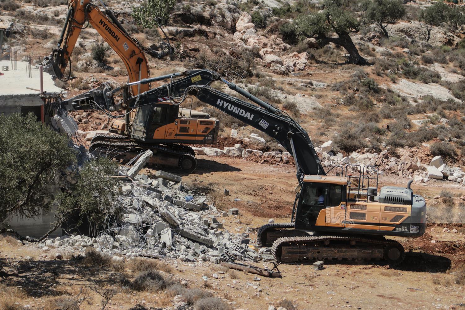 כוחות הכיבוש הרסו בית בשוקבא שממערב לרמאללה