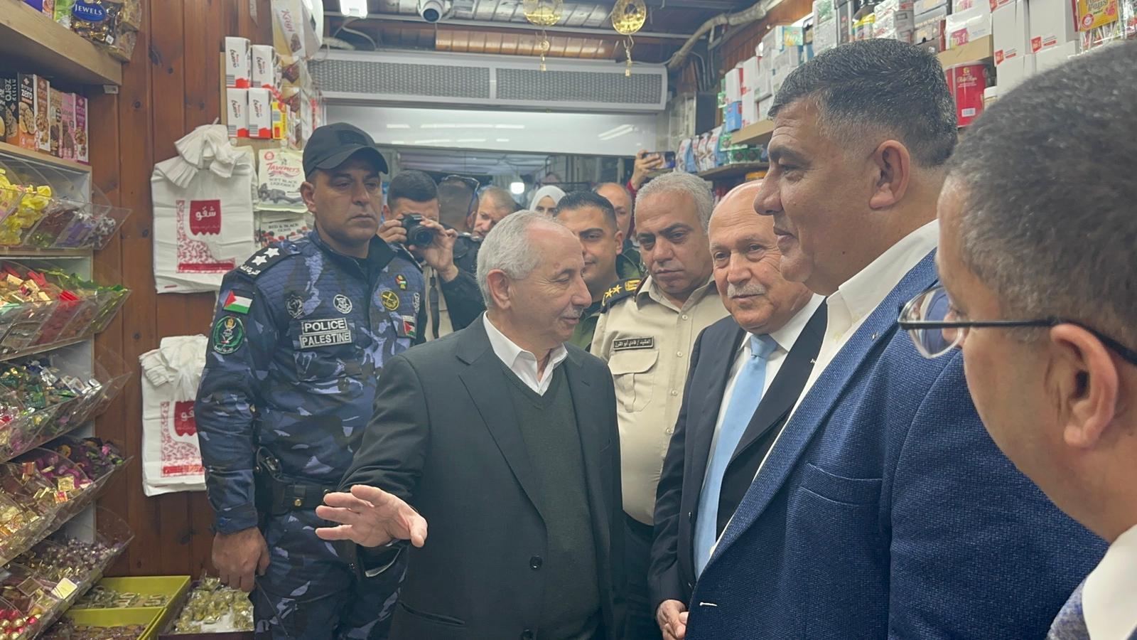 שר הכלכלה הפלסטיני: "ננקוט יד קשה נגד כל מי שמסכן את הביטחון התזונתי והבריאות הציבורית"