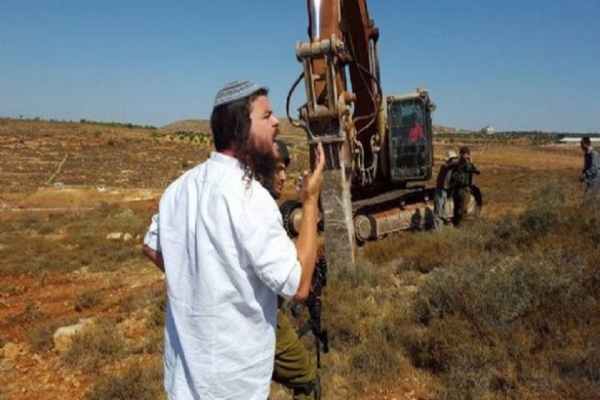 מתנחלים פלשו לאדמות סינג'יל וחרשו אותן כדי לקדם השתלטות בפועל