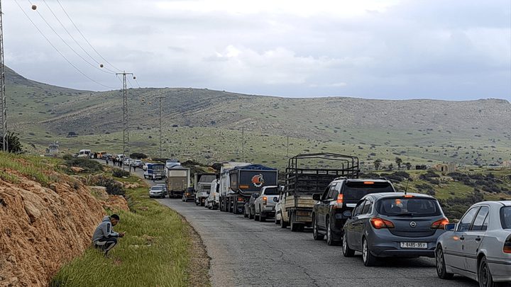 כוחות הכיבוש הישראלים החמירו את ההגבלות במחסומי תיאסיר וחמרה בצפון בקעת הירדן