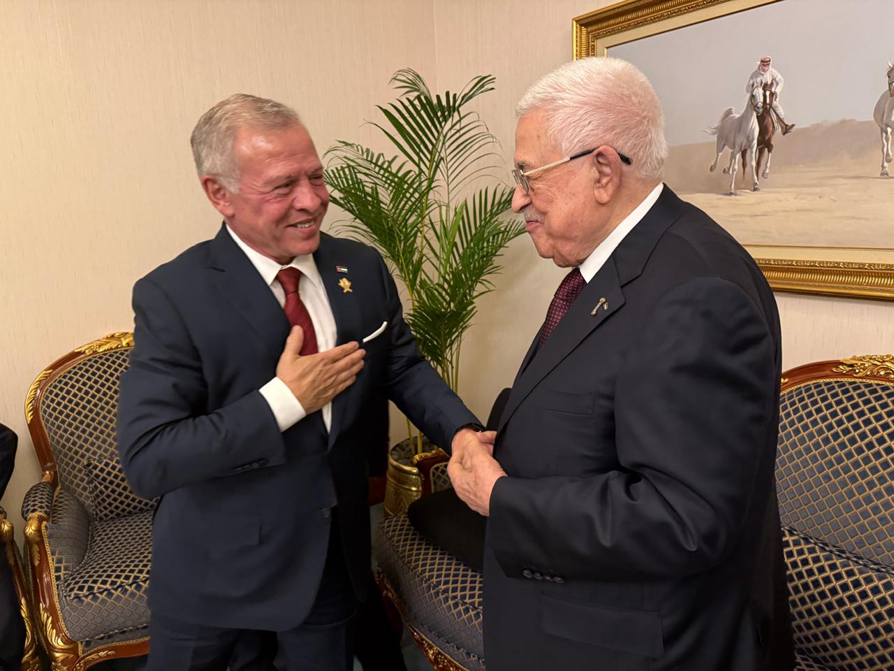 הנשיא עבאס נפגש עם מלך ירדן בדוחה