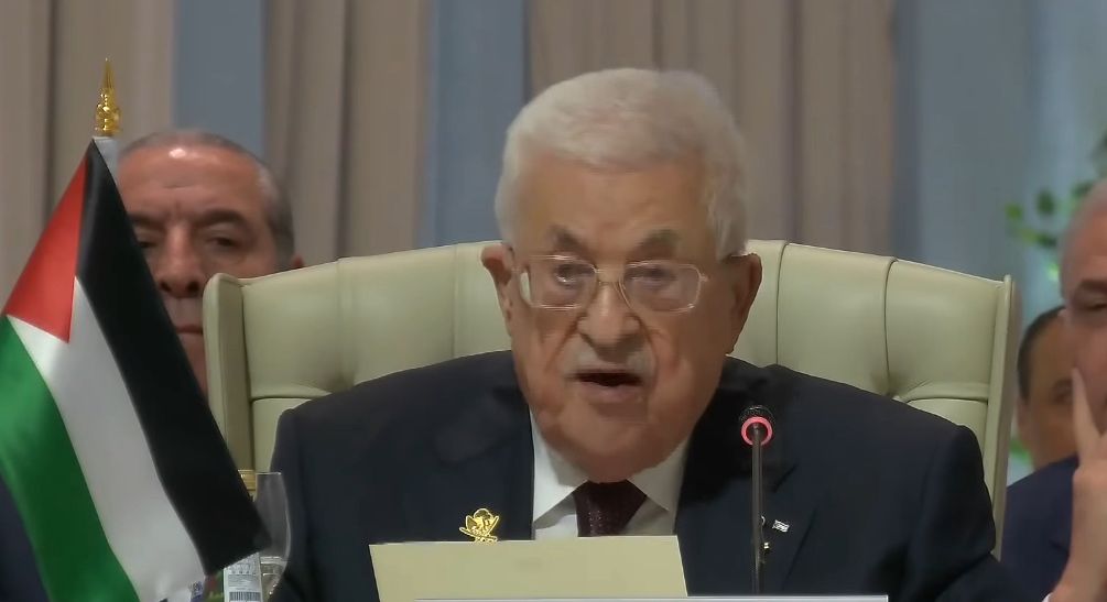 הנשיא עבאס בפני פסגת דוחה: פגיעה בכל מדינה ערבית או מוסלמית היא פגיעה בכולנו ובביטחוננו המשותף