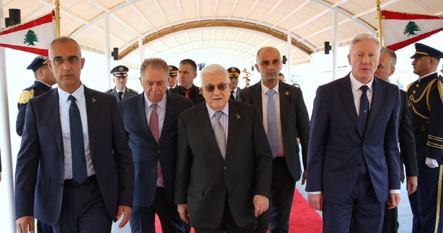 נשיא פלסטין מחמוד עבאס הגיע לביירות לביקור רשמי ראשון מאז בחירתו של ג'וזף עון לנשיא לבנון