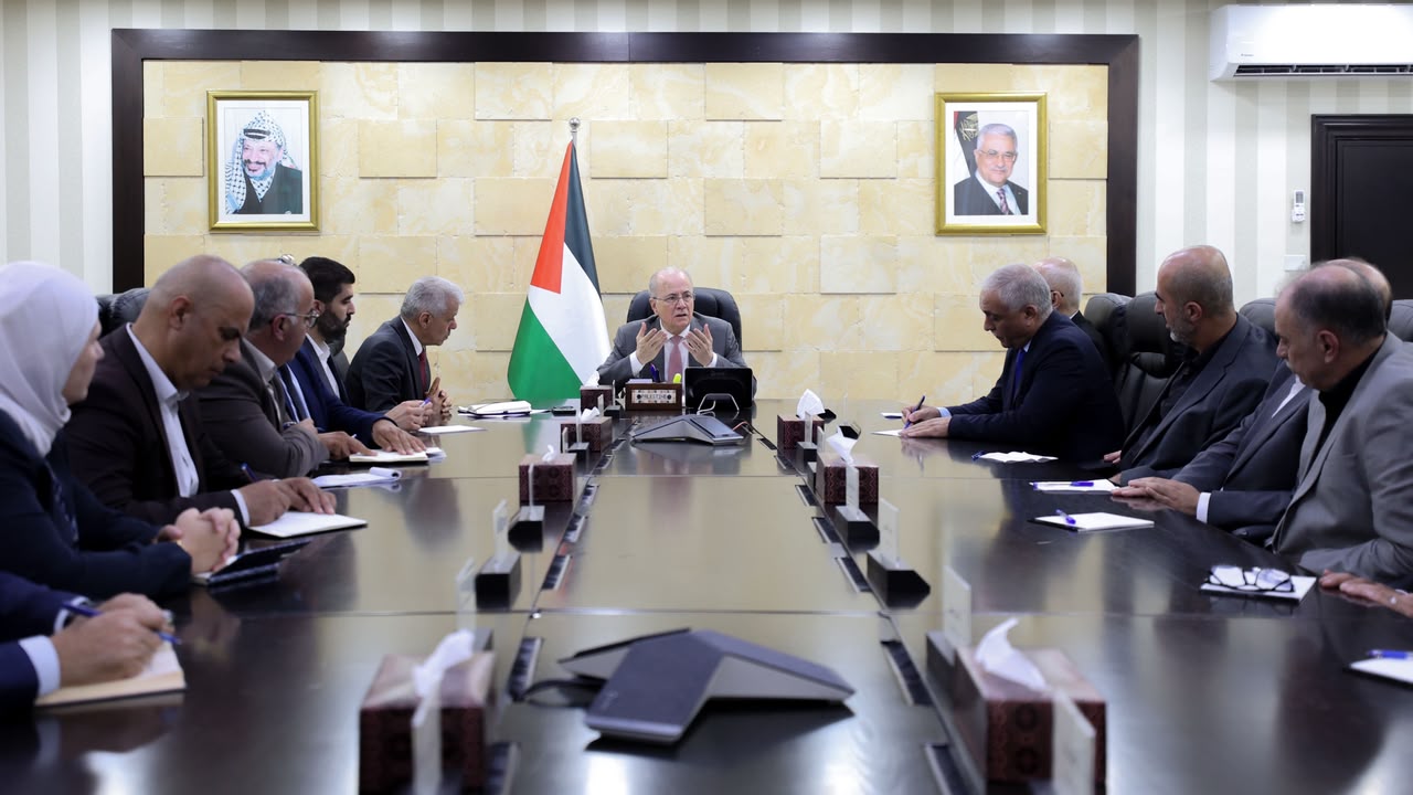 מוסטפא דן עם מנהלי מחוזות החינוך במצב מערכת החינוך בגדה, בירושלים ובעזה
