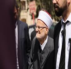 משטרת הכיבוש בירושלים אסרה על השייח' עכרמה צברי להיכנס לאל-אקצא למשך שישה חודשים