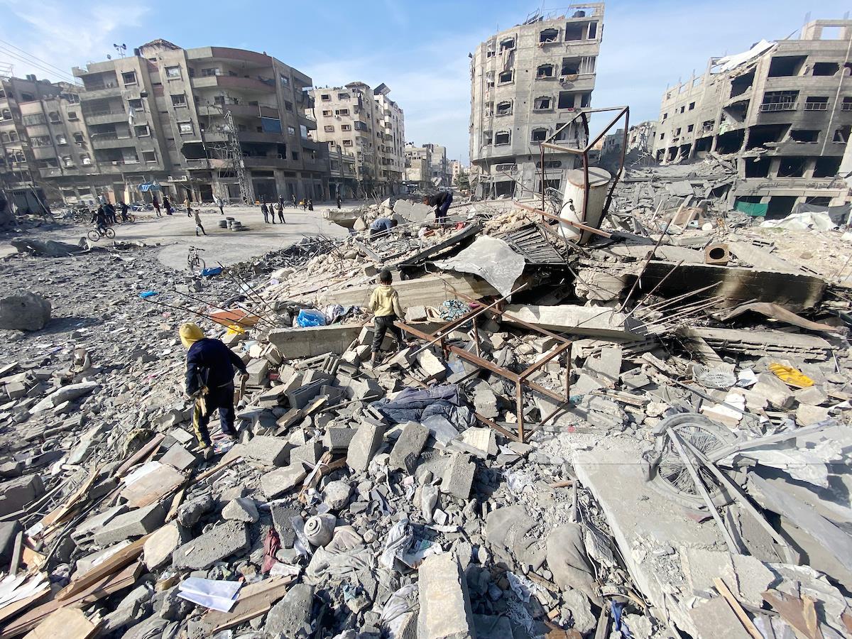 הרוגים ופצועים בתקיפות כוחות הכיבוש בעזה: בתים הופצצו במרכז ובדרום הרצועה