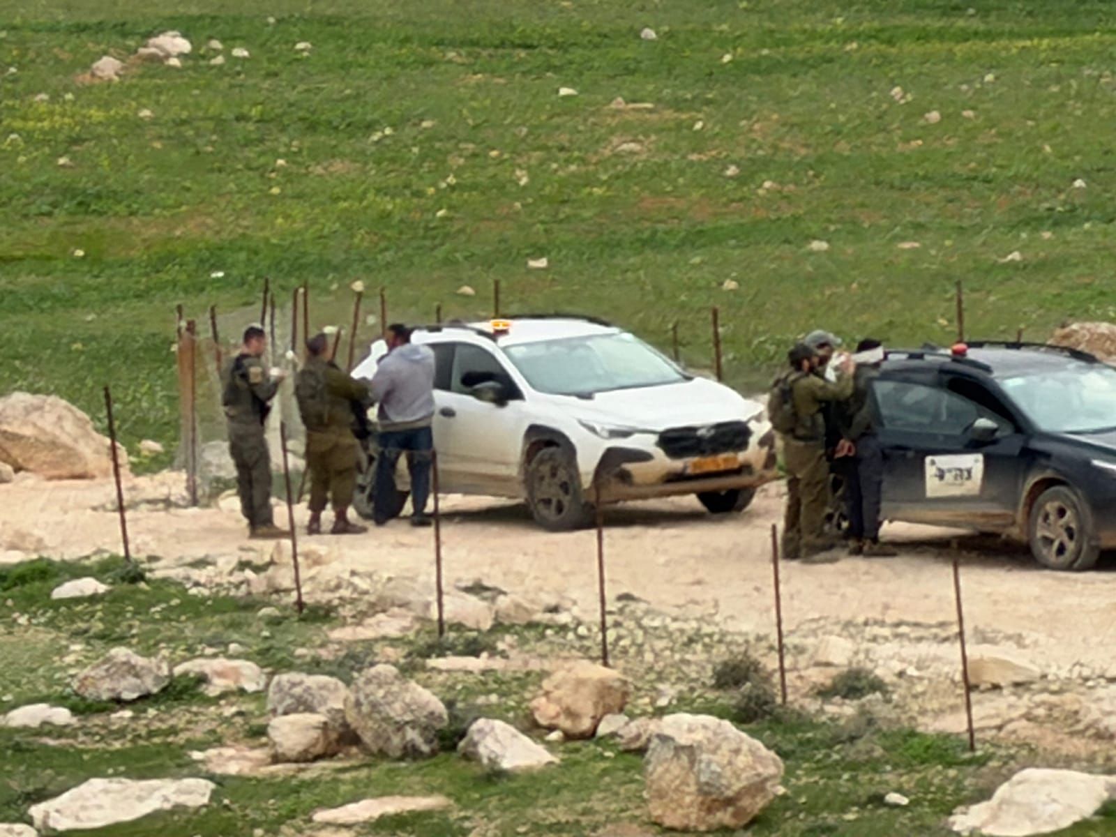 שני עיתונאים ושני פעילים זרים נעצרו במסאפר יטא; פעיל מקומי עוכב ושוחרר בהמשך