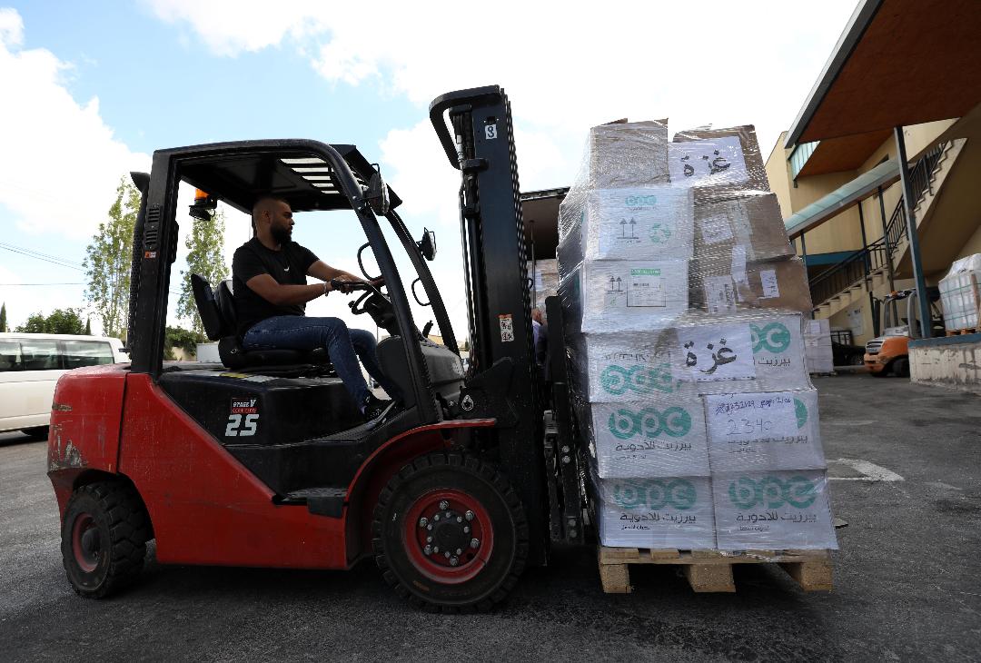 משרד הבריאות שלח חמש משאיות עם תרופות וציוד רפואי לבתי החולים בעזה