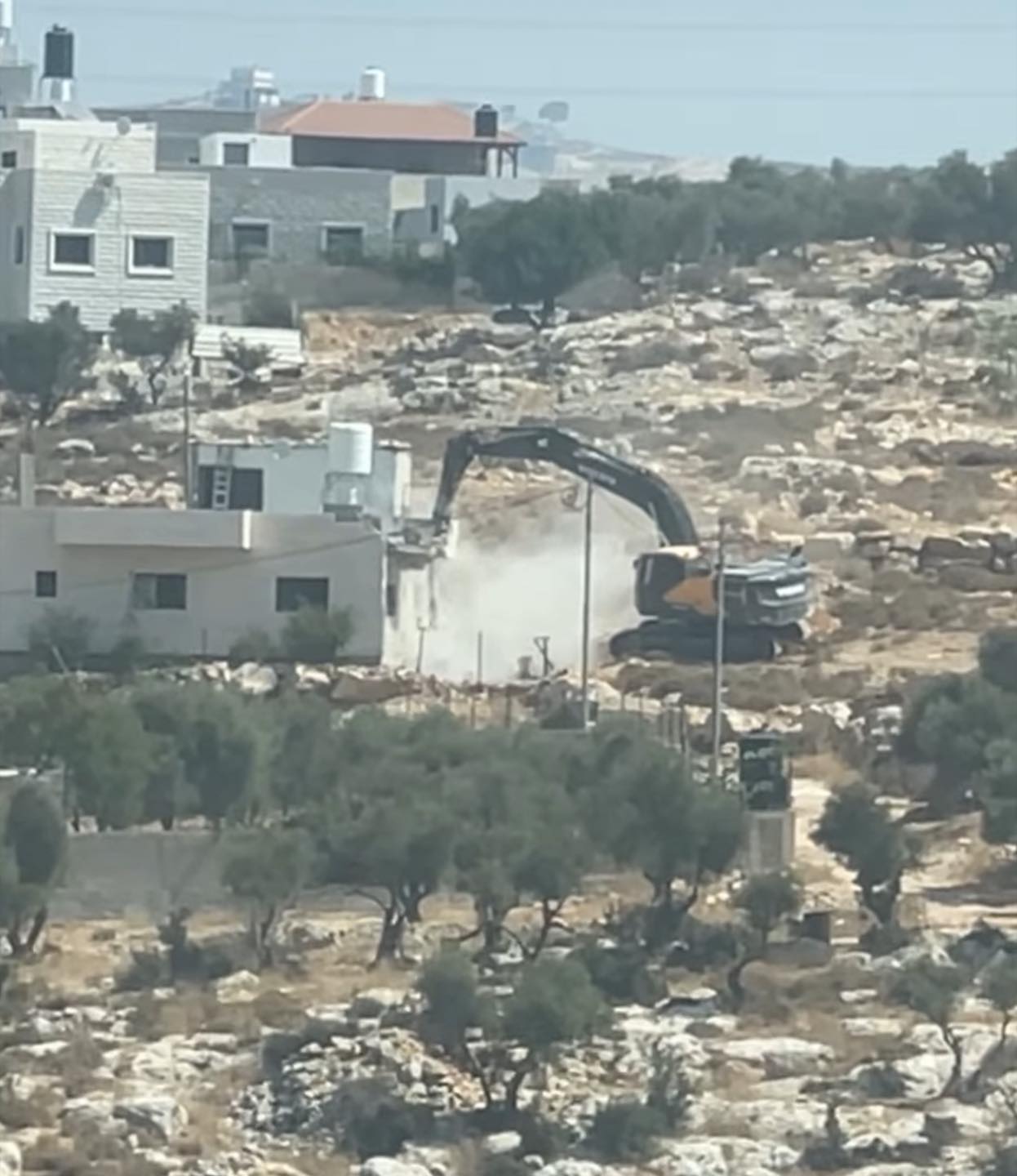 כוחות הכיבוש הרסו שני בתים בכפר ח'רבתא אל-מסבאח