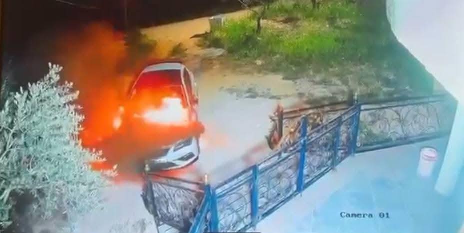 מתנחלים תקפו תושב והציתו את רכבו בכפר קירה שבצפון סלפית