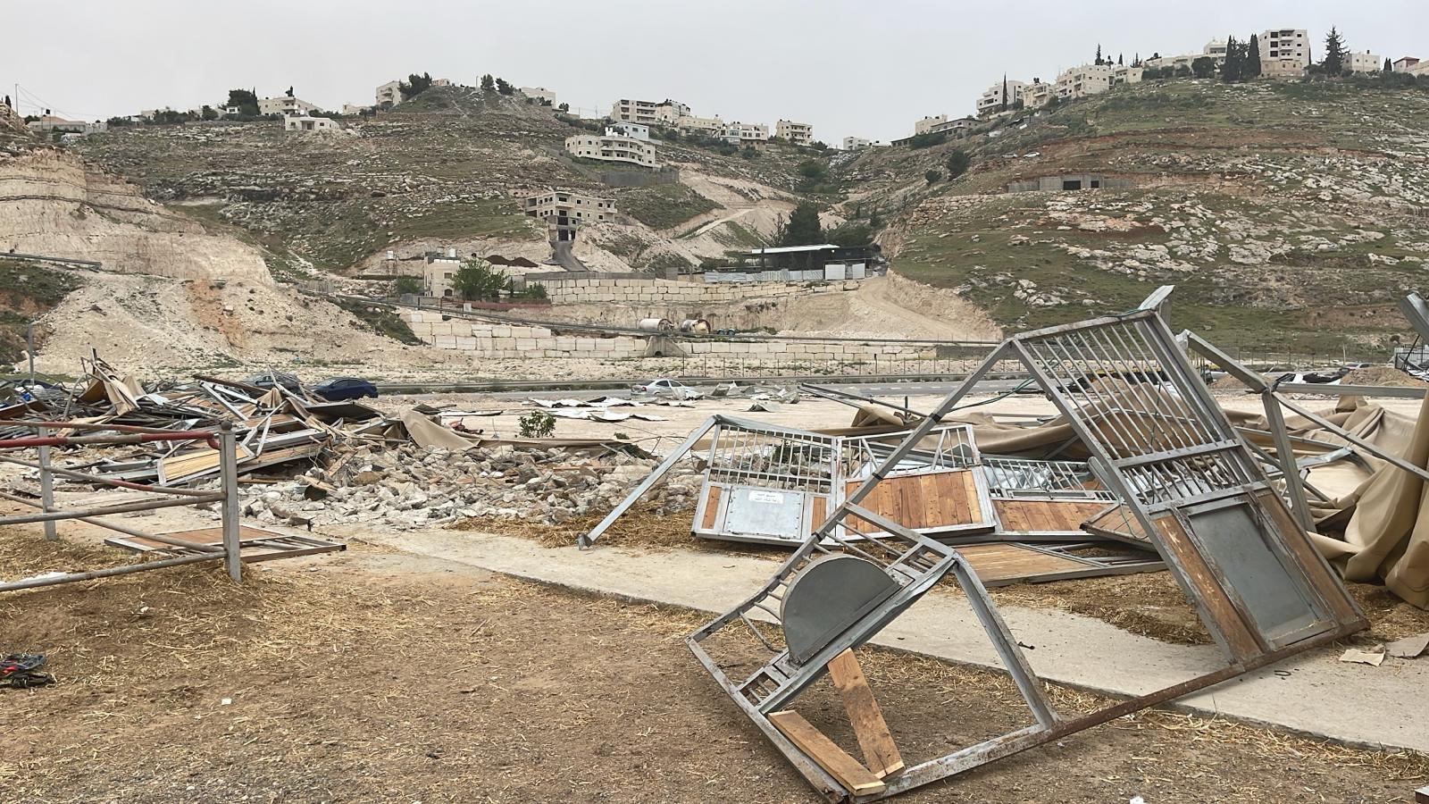 כוחות הכיבוש הרסו מתקן סוסים ומבני פרנסה באבו דיס – שלוש משפחות נותרו ללא מקור הכנסה