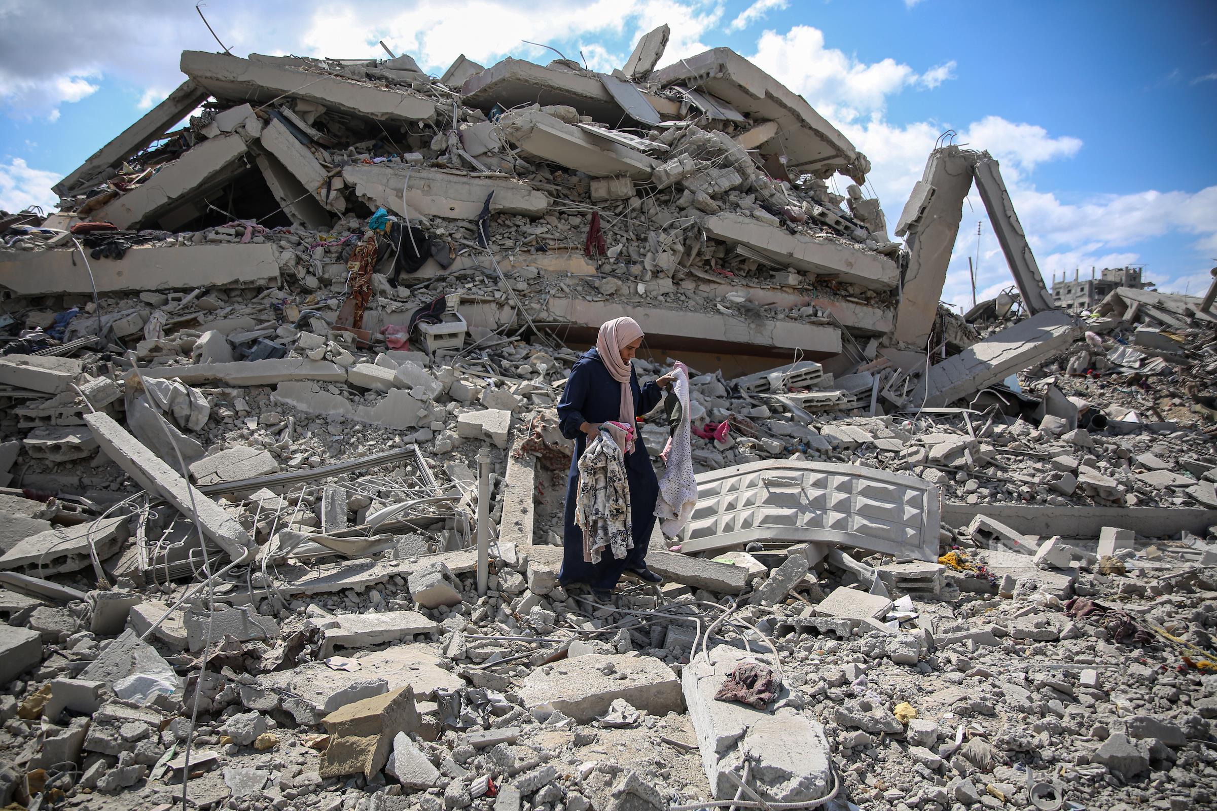 ילדה נהרגה ושלושה בני אדם נפצעו בקריסת מבנה בדרום העיר עזה