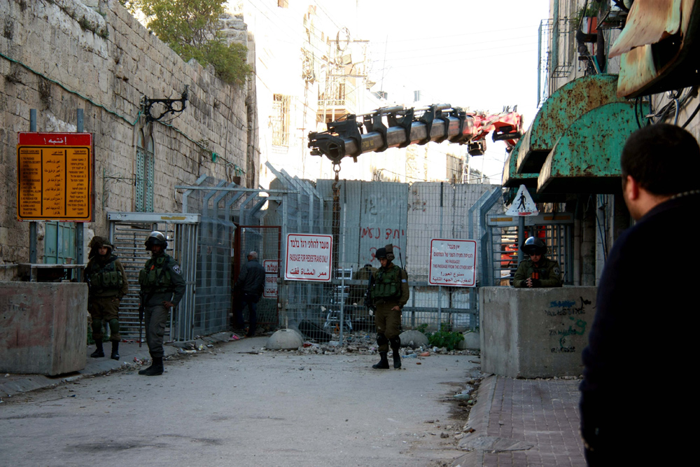 צבא הכיבוש מרחיב את מחסום רחוב השהוהדא