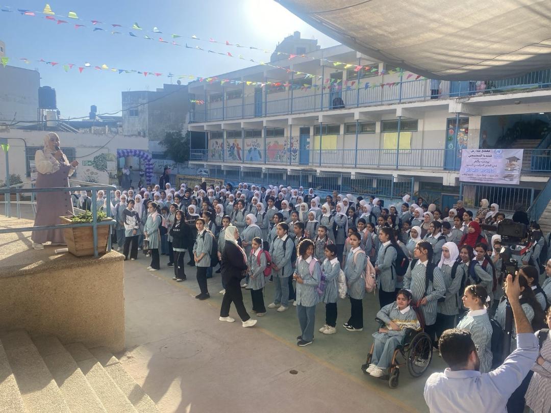 46 אלף ילדים פלסטינים פתחו את שנת הלימודים בבתי הספר של אונר״א בגדה – תחת סגירות הכיבוש