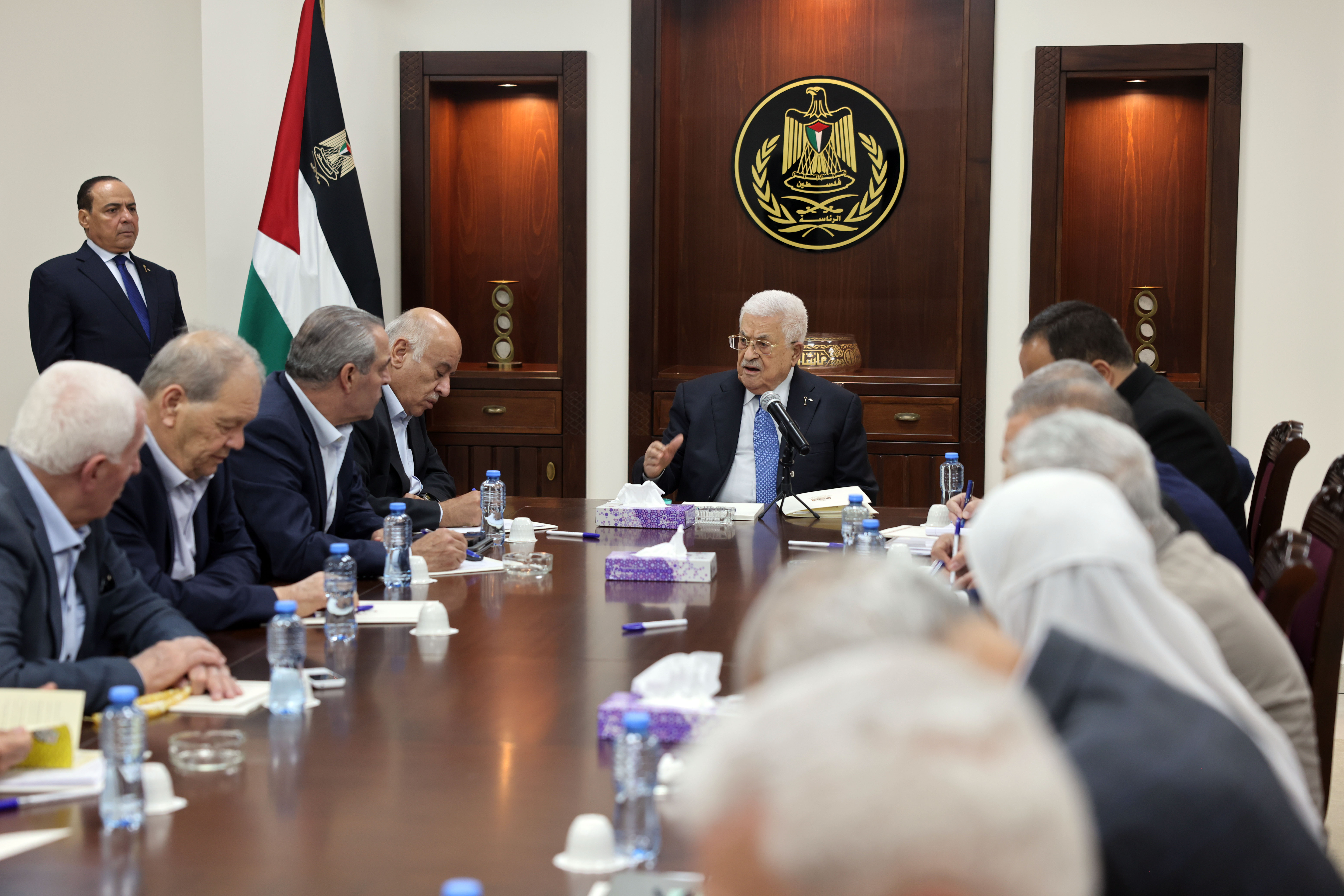 הנשיא מחמוד עבאס: יש לעצור את ההשמדה בעזה ולהכשיל את תכניות הכיבוש