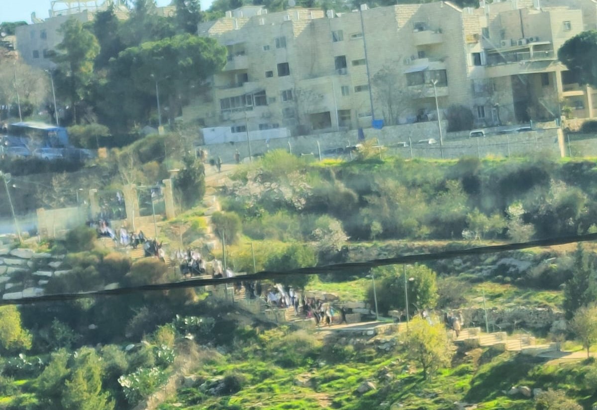 מצעד פרובוקטיבי של מתנחלים בחברון: סגר צבאי, חסימות ודיכוי התושבים