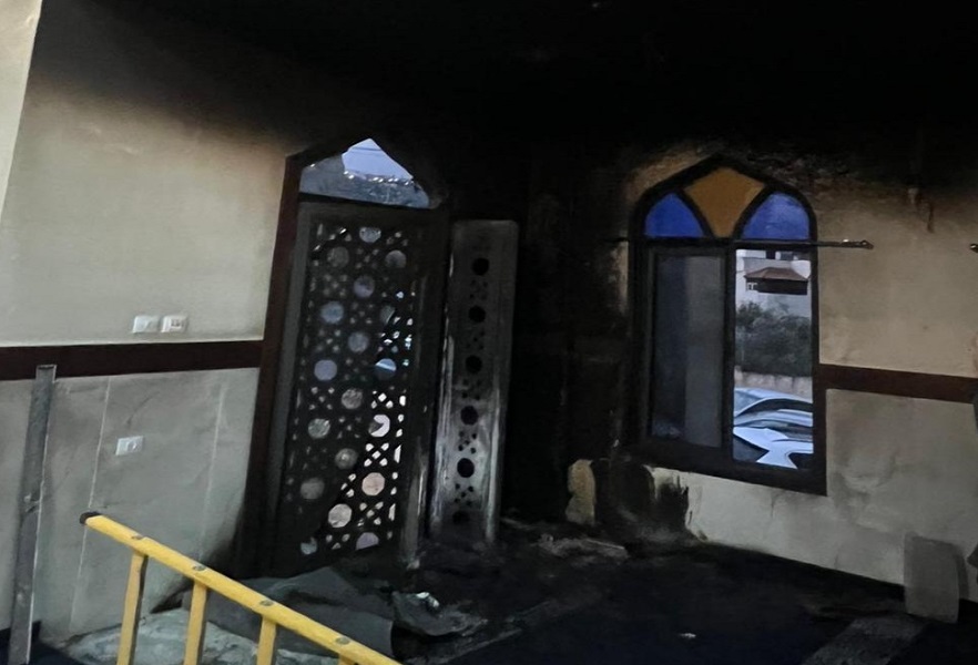 מתנחלים הציתו מסגד וכתבו כתובות גזעניות ממערב לשכם