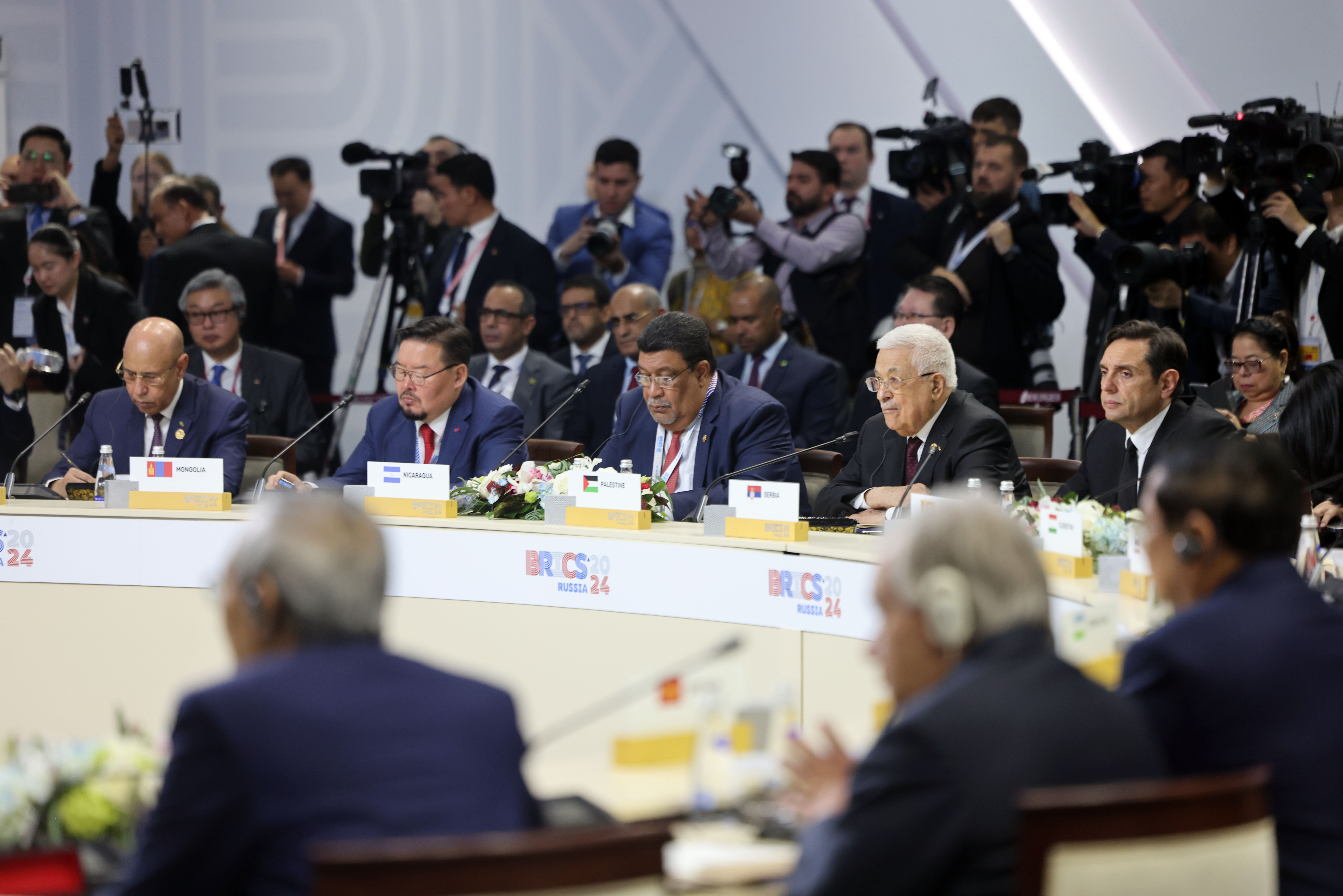 אבו מאזן דורש יישום מיידי של החלטת מועצת הביטחון להפסקת המתקפה הישראלית על העם הפלסטיני