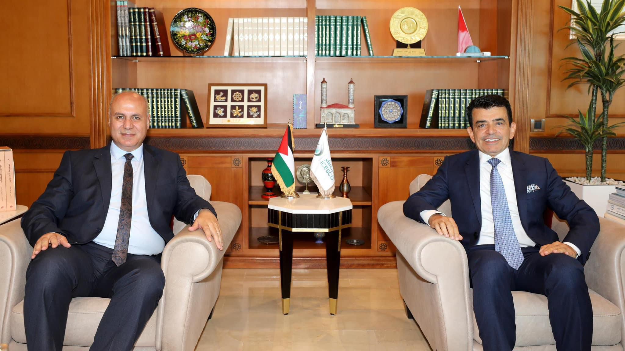 שר התרבות דן בשיתוף פעולה עם מנכ"ל ארגון איסיסקו